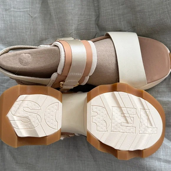 Sorel Stylish Cream and Tan Women's Sandals 7.5 Platform NEW - Picture 3 of 5